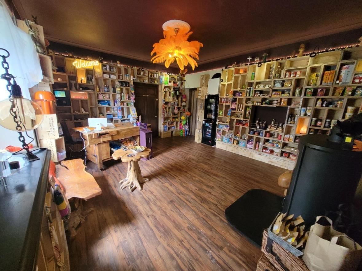 Budget Stay, In Lovely Private Setting With Rustic Charm, Log Burner, Fire Pit, Campers Kitchen & Eco Loo No Bedding Supplied Narberth Luaran gambar